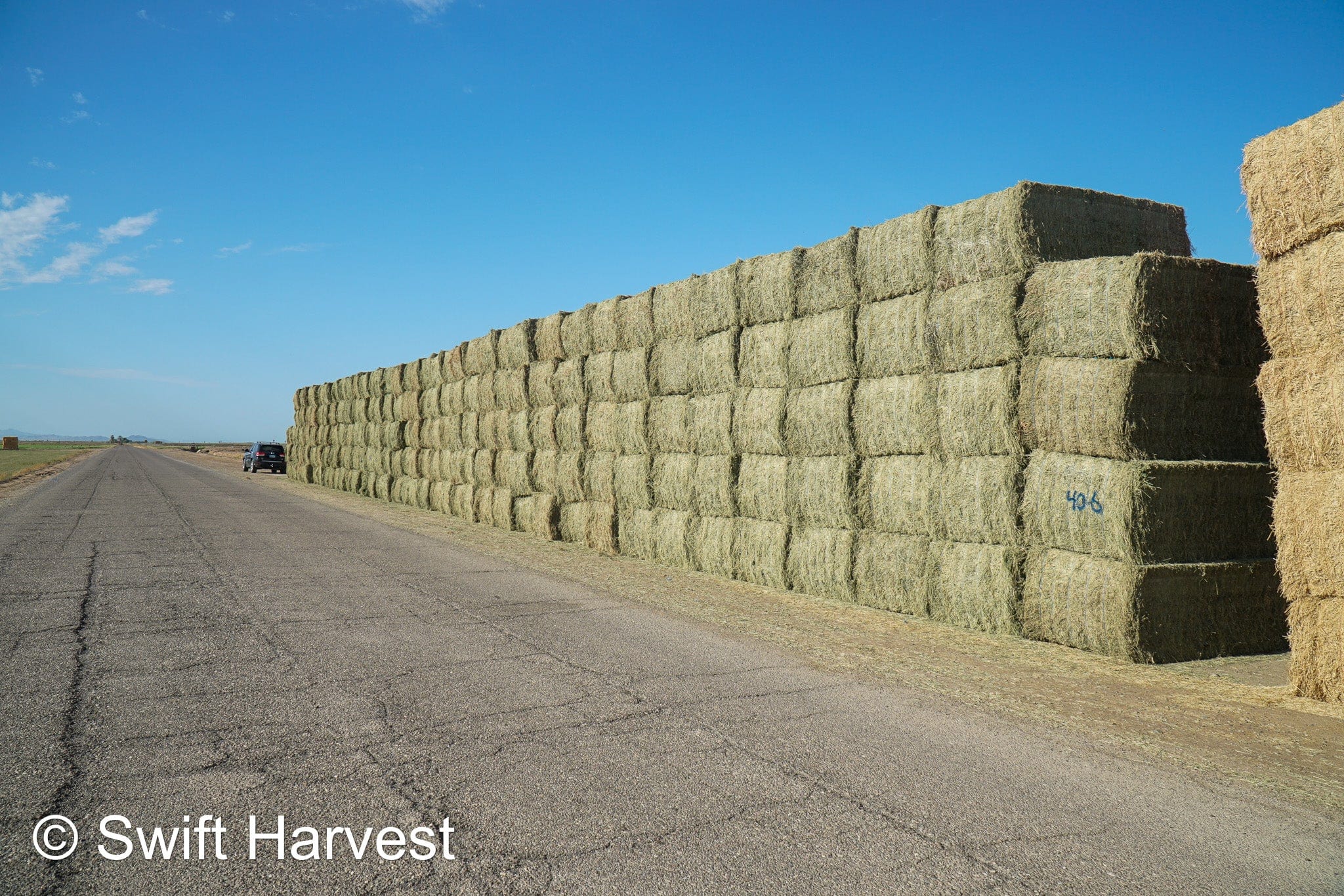 Martinez Farms Arizona Alfalfa Big Bale 40-6 Good/Premium AZ Big Bales CP 20 RFV 155 TDN 58 FACS 92/110