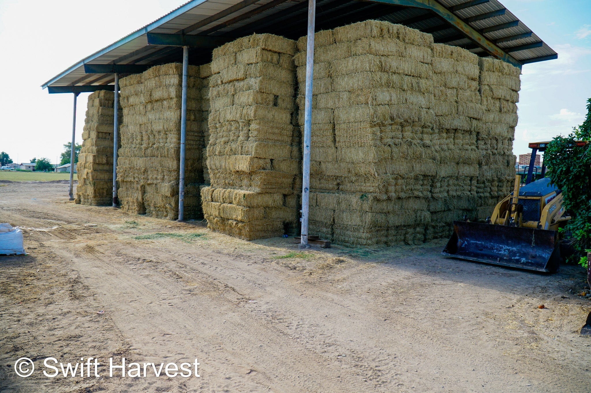 Martinez Farms Big Bale Alfalfa Barn #3  Premium/Supreme AZ Alfalfa Test Hay Small Bales CP 20 RFV 165 TDN 61  FACS 84/110